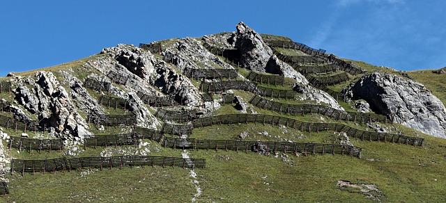 夢見雪崩-孕婦雪崩-雪崩但逃出來-雪崩朝我擁來-雪崩逃命