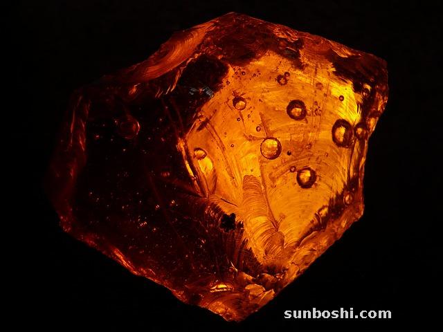 琥珀的功效與作用-琥珀安神丸-琥珀中藥-琥珀粉-琥珀蜜蠟