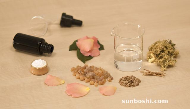 檀香精油的功效與作用及副作用-白檀香精油功效與作用-檀香精油的作用與功效風水